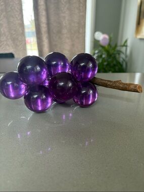 Vintage 1960s MCM Large Purple Lucite Grape Cluster